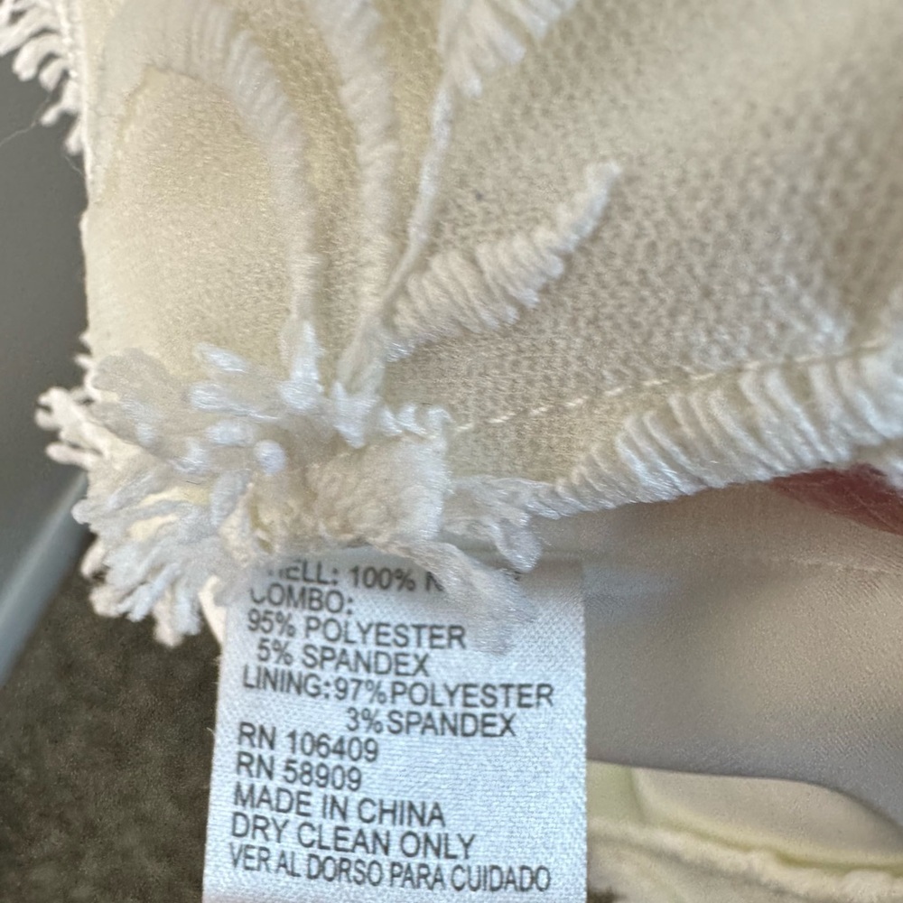 Gianni Bini White Threaded Floral Dress Size 6 Off-Shoulder Festive Bridal Style - Picture 12 of 13